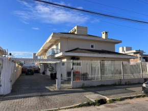 Sobrado 03 dormitórios 700 mts do mar e centrinho